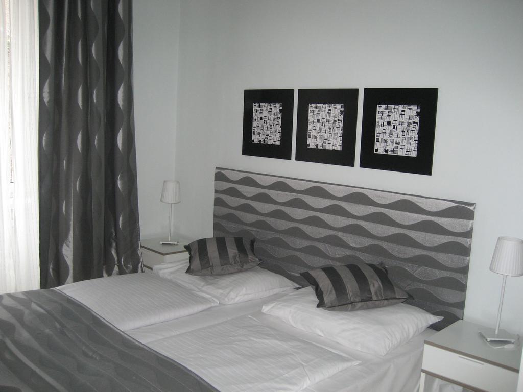 Pension Schottentor Wien Rum bild