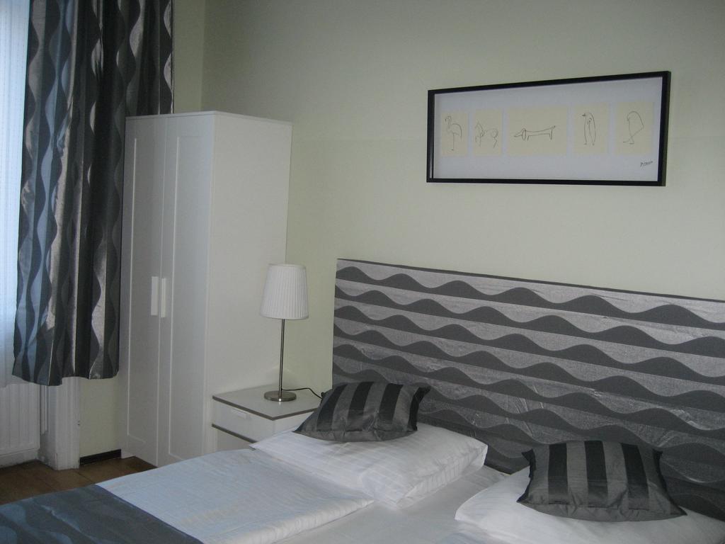 Pension Schottentor Wien Rum bild