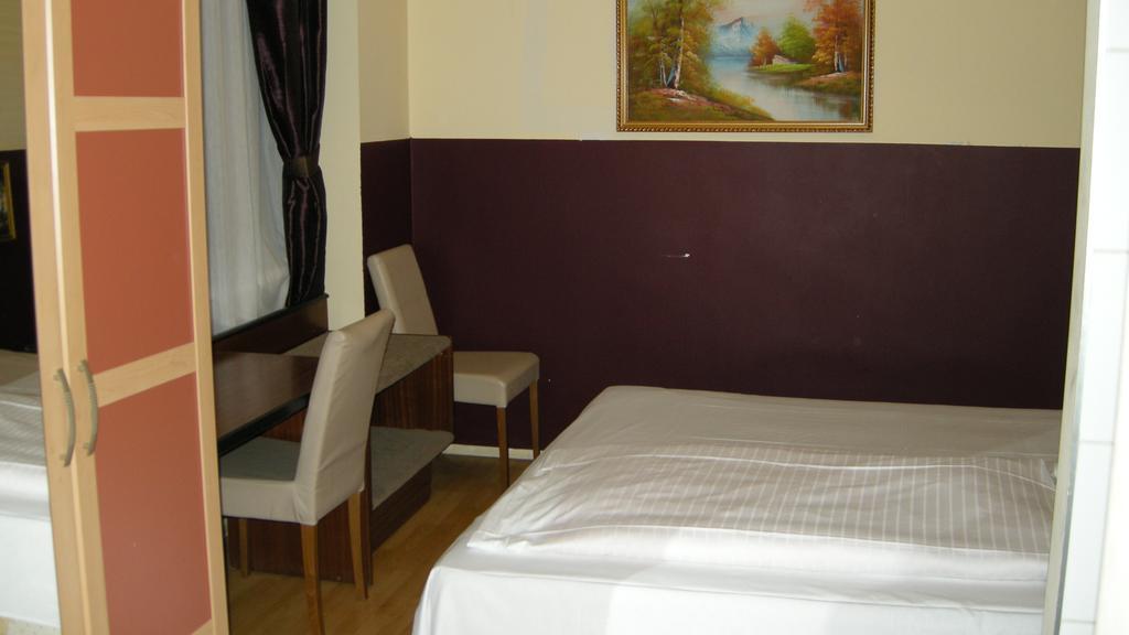 Pension Schottentor Wien Rum bild