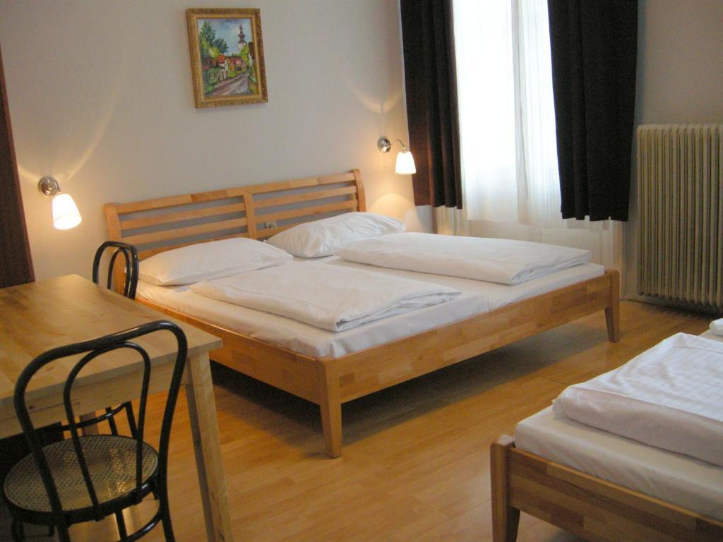 Pension Schottentor Wien Rum bild